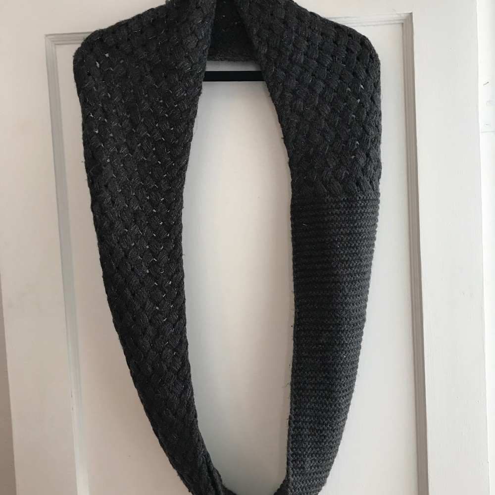 Infinity scarf